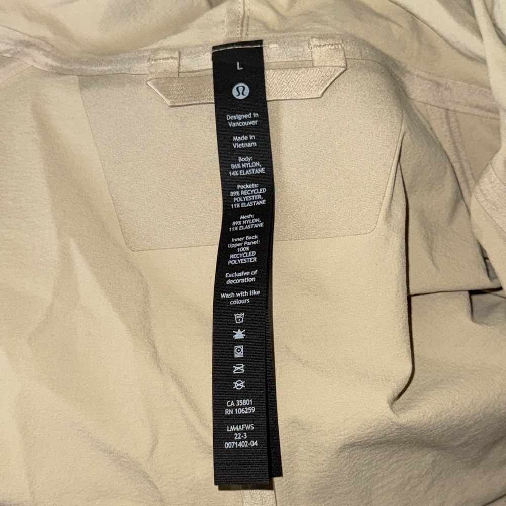 Lululemon Size Large Stretch Cargo Jacket Color Trench Khaki Sand Lightweight - Picture 5 of 16